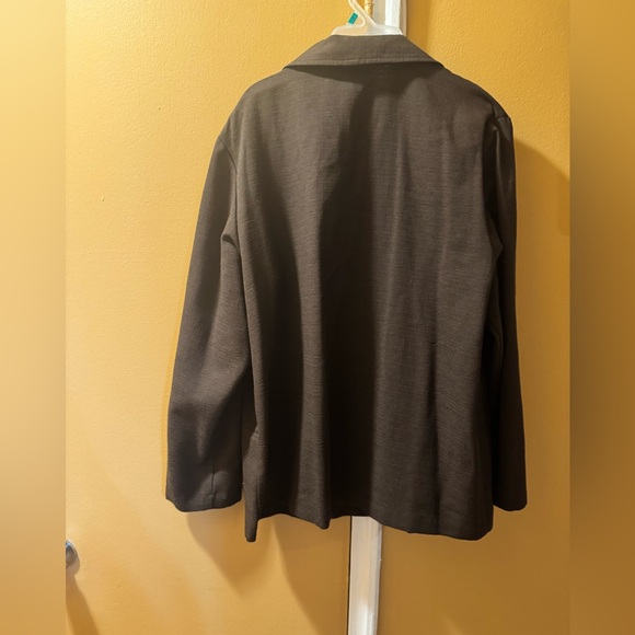 Blazer - Picture 4 of 4